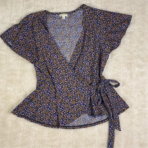 LILY White Floral Blouse - Picture 1 of 8